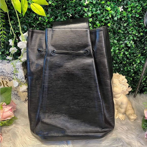 Louis Vuitton Epi Noe backpack with small wallet - Picture 14 of 14